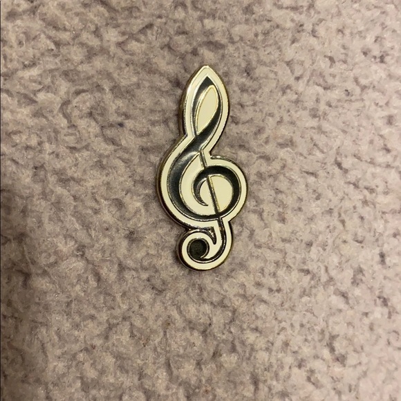 Treble Clef Music Pin - Picture 1 of 4
